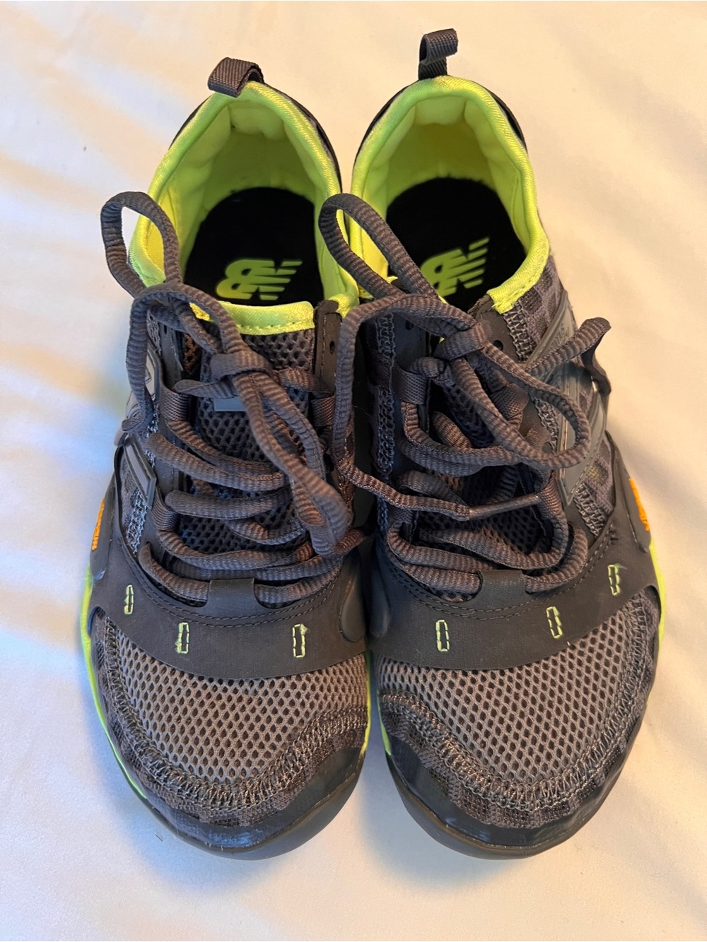 NB New Balance Minimus 10v1 Trail Black green Barefoot Vibram women Size 6 NWOT